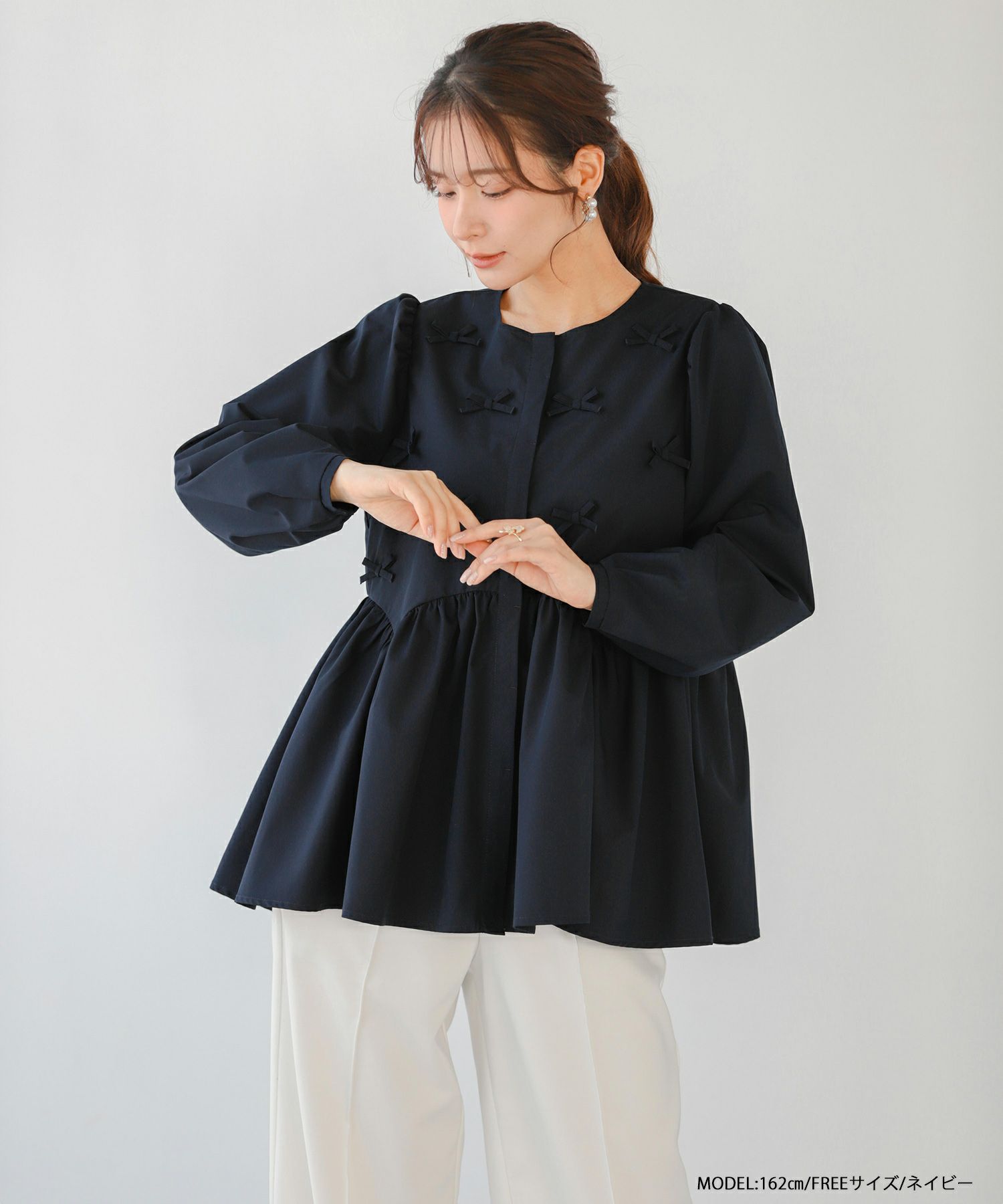 リボンモチーフペプラムブラウス【宅配便】 | Fit more