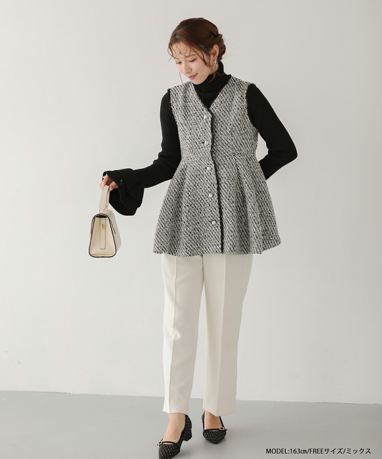 MIKIコラボ！パールボタンツイードペプラムジレ【予約商品3/5～順次
