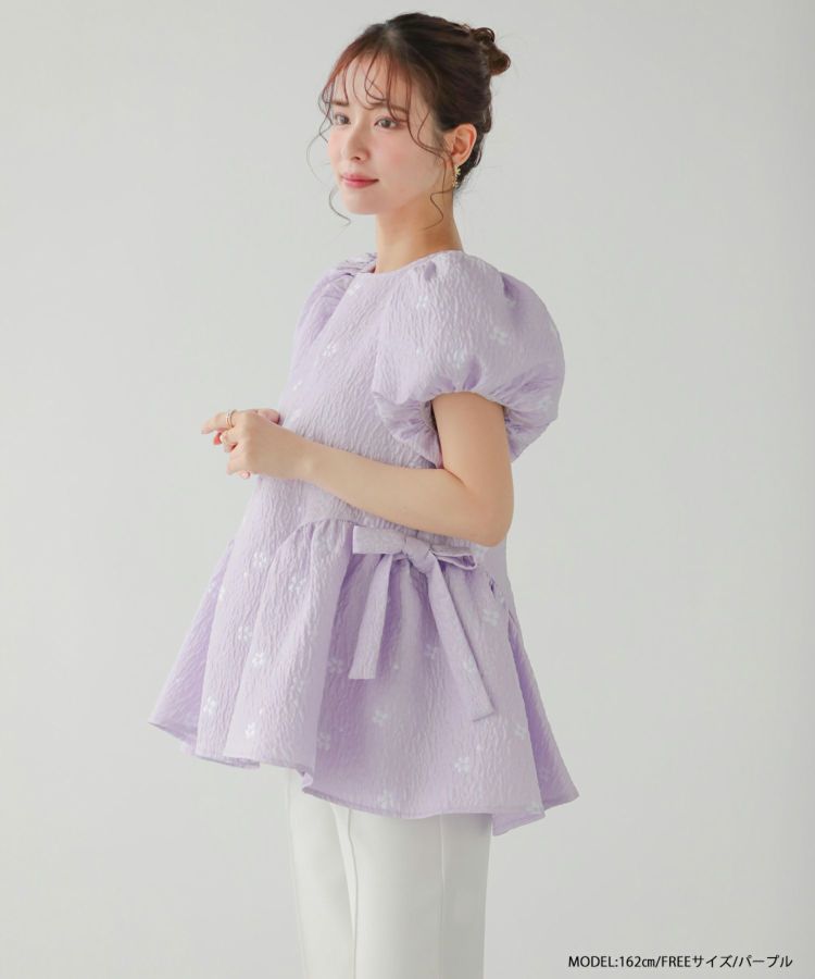 フィットモア　ジャガードトップス　ホワイト　ブルー　花柄 Fit more ブラウス シャツ フラワージャガードティアード