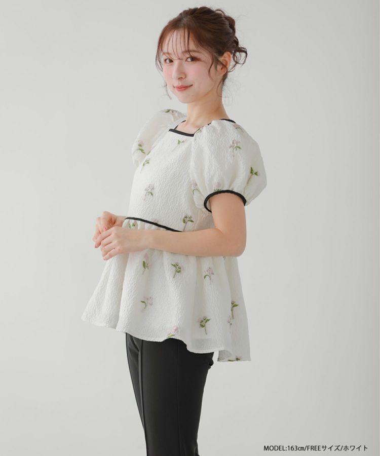 fitmore シアージャガード花柄パイピングトップス　ホワイト Fit more シアージャガード花柄パイピングトップス レディース